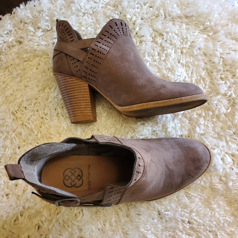 Daisy Fuentes‎ Booties